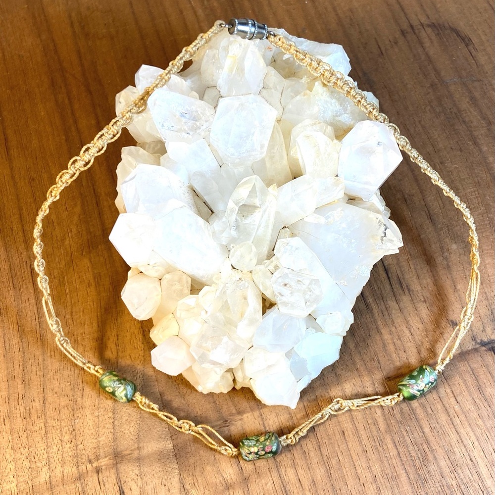 Vintage 1990s Green Glass Bead Jute Choker Hippie Necklace